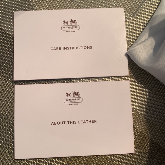 Coach used very few with a dust bag very unique design good size even for travel - Picture 11 of 17